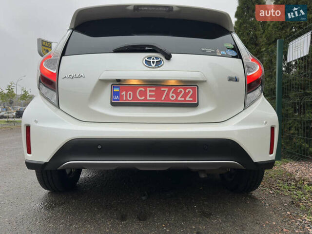 Белый Тойота Aqua, объемом двигателя 1.5 л и пробегом 79 тыс. км за 15950 $, фото 9 на Automoto.ua