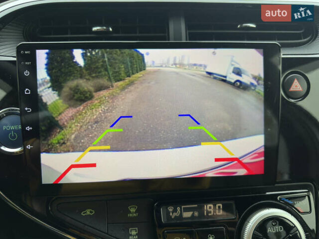 Белый Тойота Aqua, объемом двигателя 1.5 л и пробегом 79 тыс. км за 15950 $, фото 32 на Automoto.ua