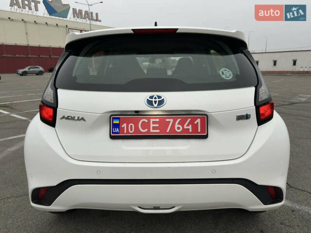Білий Тойота Aqua, об'ємом двигуна 1.5 л та пробігом 58 тис. км за 17900 $, фото 10 на Automoto.ua