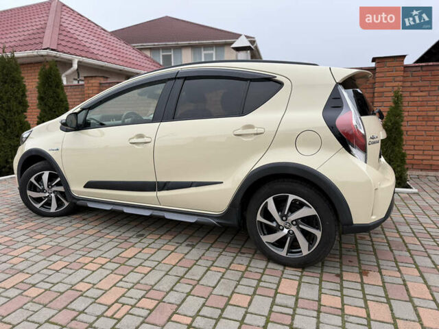 Бежевый Тойота Aqua, объемом двигателя 1.5 л и пробегом 90 тыс. км за 13700 $, фото 9 на Automoto.ua