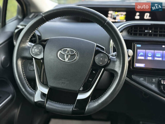 Бежевий Тойота Aqua, об'ємом двигуна 1.5 л та пробігом 79 тис. км за 13900 $, фото 87 на Automoto.ua