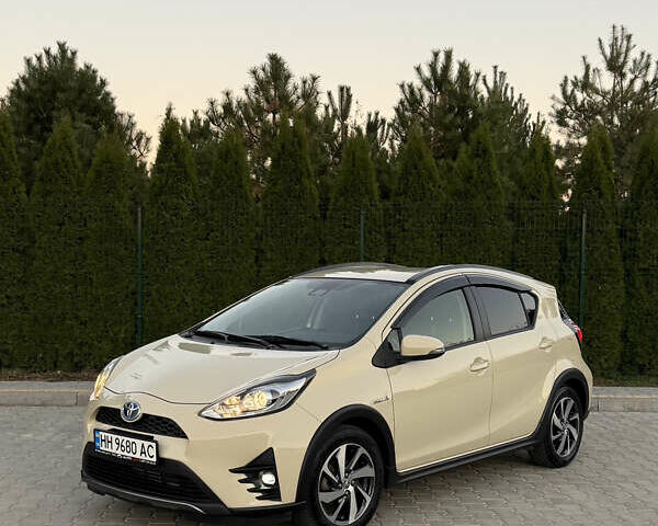 Бежевий Тойота Aqua, об'ємом двигуна 1.5 л та пробігом 79 тис. км за 13900 $, фото 4 на Automoto.ua