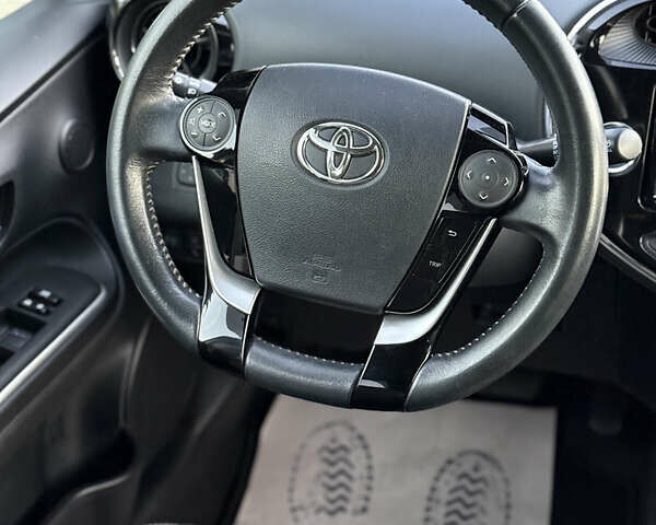 Бежевий Тойота Aqua, об'ємом двигуна 1.5 л та пробігом 79 тис. км за 13900 $, фото 83 на Automoto.ua