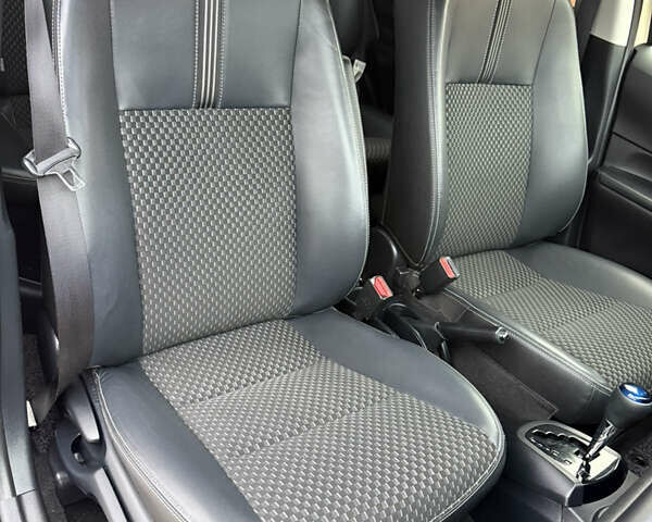 Бежевый Тойота Aqua, объемом двигателя 1.5 л и пробегом 90 тыс. км за 13700 $, фото 49 на Automoto.ua