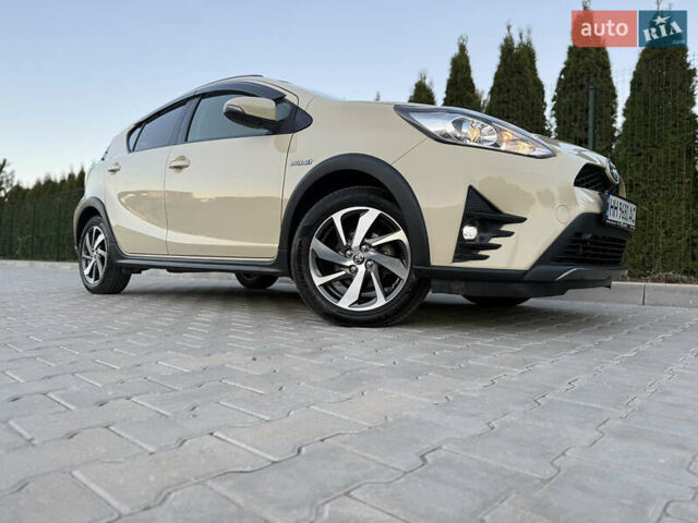 Бежевий Тойота Aqua, об'ємом двигуна 1.5 л та пробігом 79 тис. км за 13900 $, фото 7 на Automoto.ua