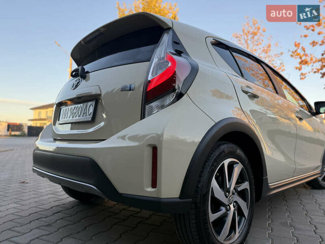 Бежевий Тойота Aqua, об'ємом двигуна 1.5 л та пробігом 79 тис. км за 13900 $, фото 16 на Automoto.ua
