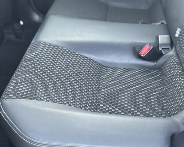 Бежевий Тойота Aqua, об'ємом двигуна 1.5 л та пробігом 79 тис. км за 13900 $, фото 97 на Automoto.ua