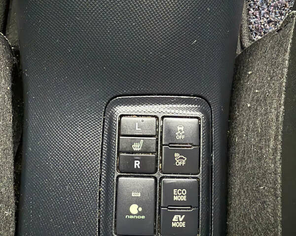 Бежевый Тойота Aqua, объемом двигателя 1.5 л и пробегом 90 тыс. км за 13700 $, фото 34 на Automoto.ua