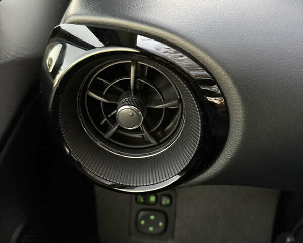 Бежевий Тойота Aqua, об'ємом двигуна 1.5 л та пробігом 79 тис. км за 13900 $, фото 69 на Automoto.ua