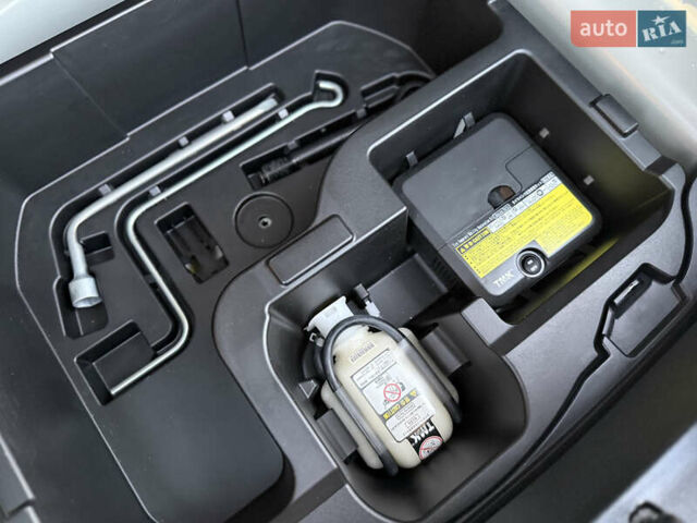 Бежевий Тойота Aqua, об'ємом двигуна 1.5 л та пробігом 79 тис. км за 13900 $, фото 103 на Automoto.ua