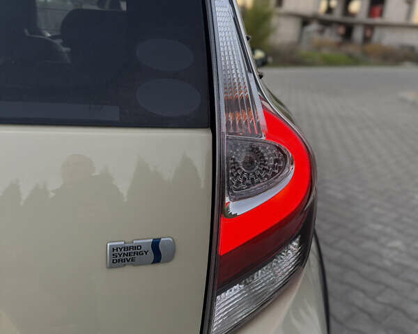 Бежевий Тойота Aqua, об'ємом двигуна 1.5 л та пробігом 79 тис. км за 13900 $, фото 33 на Automoto.ua