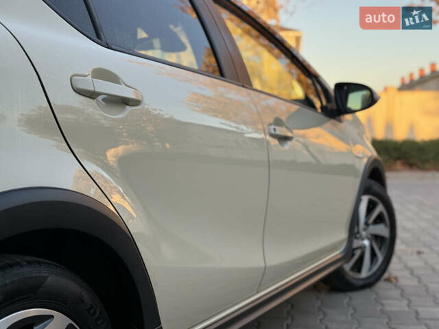 Бежевий Тойота Aqua, об'ємом двигуна 1.5 л та пробігом 79 тис. км за 13900 $, фото 22 на Automoto.ua