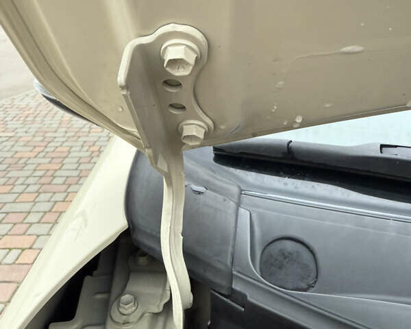 Бежевый Тойота Aqua, объемом двигателя 1.5 л и пробегом 90 тыс. км за 13700 $, фото 65 на Automoto.ua