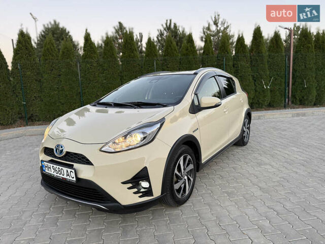 Бежевий Тойота Aqua, об'ємом двигуна 1.5 л та пробігом 79 тис. км за 13900 $, фото 1 на Automoto.ua