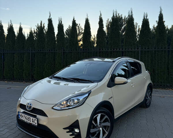 Бежевий Тойота Aqua, об'ємом двигуна 1.5 л та пробігом 79 тис. км за 13900 $, фото 48 на Automoto.ua