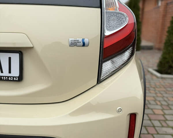 Бежевый Тойота Aqua, объемом двигателя 1.5 л и пробегом 90 тыс. км за 13700 $, фото 8 на Automoto.ua