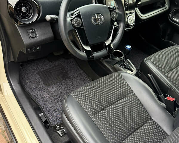 Бежевый Тойота Aqua, объемом двигателя 1.5 л и пробегом 90 тыс. км за 13700 $, фото 37 на Automoto.ua