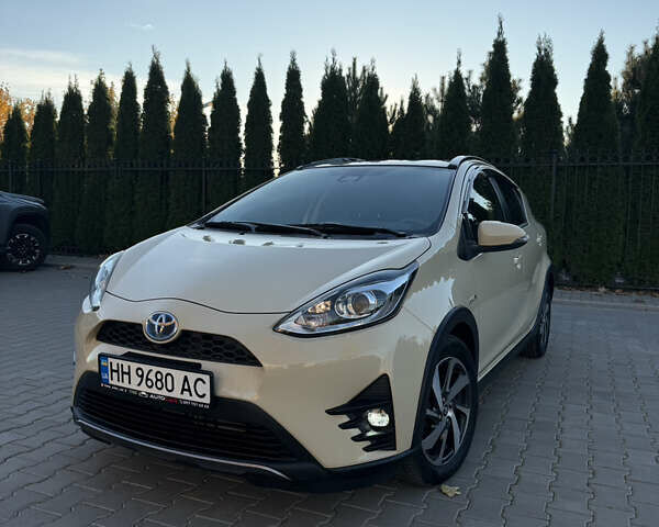 Бежевий Тойота Aqua, об'ємом двигуна 1.5 л та пробігом 79 тис. км за 13900 $, фото 47 на Automoto.ua