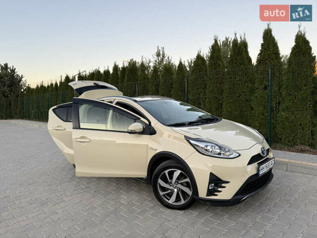 Бежевий Тойота Aqua, об'ємом двигуна 1.5 л та пробігом 79 тис. км за 13900 $, фото 60 на Automoto.ua