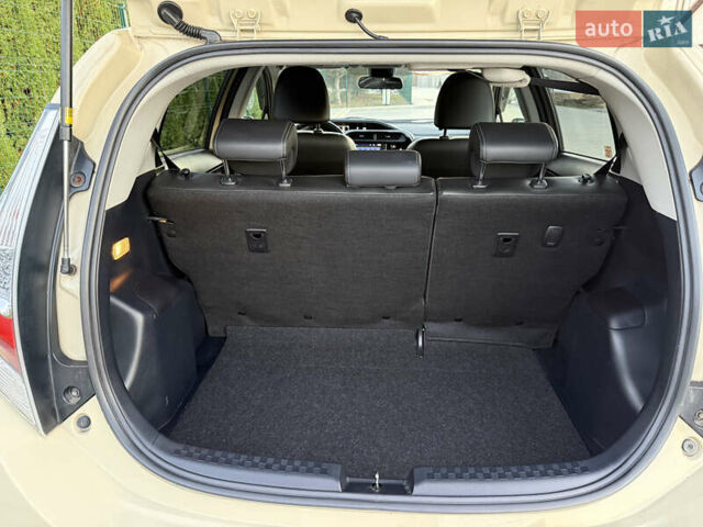 Бежевий Тойота Aqua, об'ємом двигуна 1.5 л та пробігом 79 тис. км за 13900 $, фото 98 на Automoto.ua