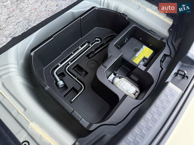 Бежевий Тойота Aqua, об'ємом двигуна 1.5 л та пробігом 79 тис. км за 13900 $, фото 99 на Automoto.ua