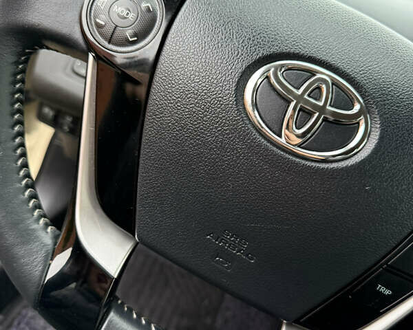 Бежевый Тойота Aqua, объемом двигателя 1.5 л и пробегом 90 тыс. км за 13700 $, фото 39 на Automoto.ua