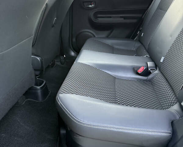 Бежевий Тойота Aqua, об'ємом двигуна 1.5 л та пробігом 79 тис. км за 13900 $, фото 94 на Automoto.ua