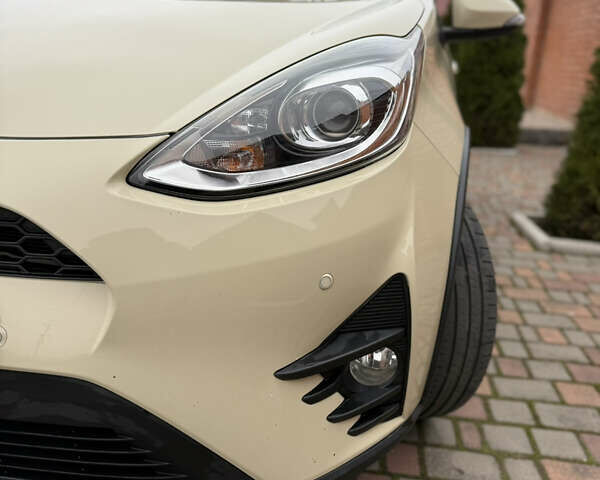 Бежевый Тойота Aqua, объемом двигателя 1.5 л и пробегом 90 тыс. км за 13700 $, фото 15 на Automoto.ua