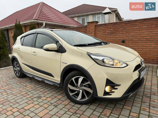 Бежевый Тойота Aqua, объемом двигателя 1.5 л и пробегом 90 тыс. км за 13700 $, фото 14 на Automoto.ua