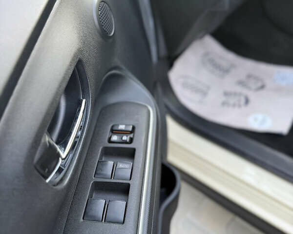 Бежевий Тойота Aqua, об'ємом двигуна 1.5 л та пробігом 79 тис. км за 13900 $, фото 107 на Automoto.ua