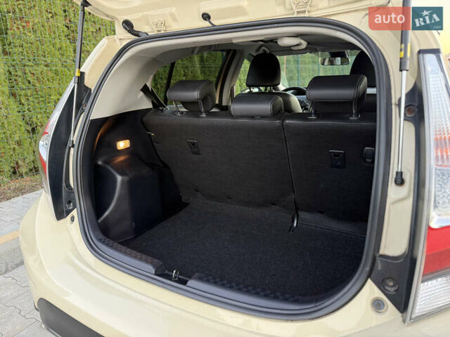 Бежевий Тойота Aqua, об'ємом двигуна 1.5 л та пробігом 79 тис. км за 13900 $, фото 100 на Automoto.ua