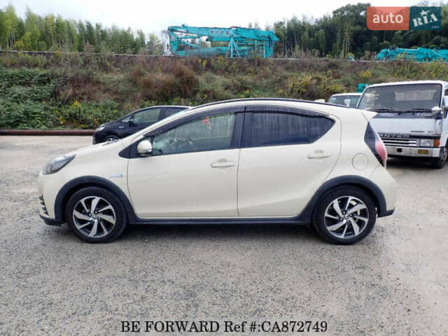 Бежевий Тойота Aqua, об'ємом двигуна 1.5 л та пробігом 89 тис. км за 12900 $, фото 6 на Automoto.ua