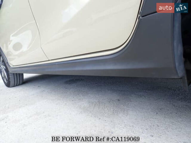 Бежевый Тойота Aqua, объемом двигателя 1.5 л и пробегом 74 тыс. км за 13500 $, фото 27 на Automoto.ua