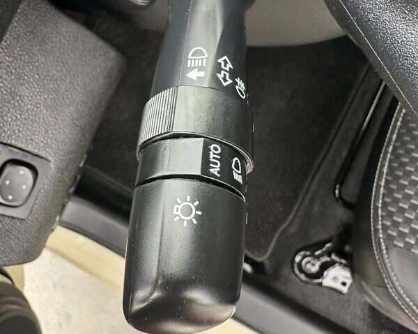 Бежевий Тойота Aqua, об'ємом двигуна 1.5 л та пробігом 72 тис. км за 14950 $, фото 50 на Automoto.ua