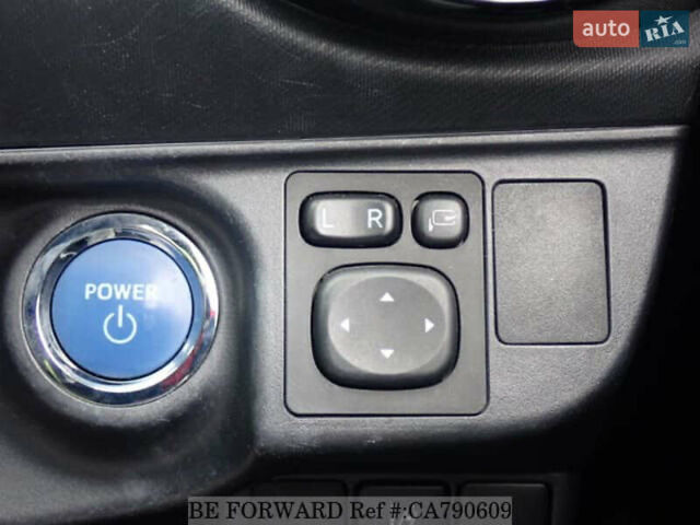 Бежевый Тойота Aqua, объемом двигателя 1.5 л и пробегом 73 тыс. км за 12900 $, фото 22 на Automoto.ua