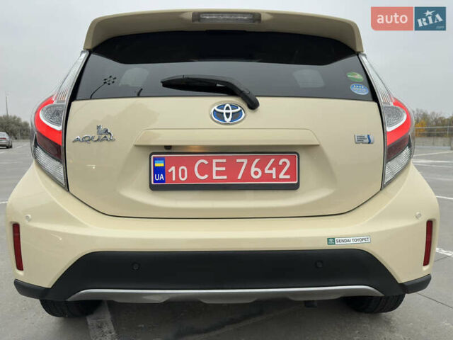 Бежевий Тойота Aqua, об'ємом двигуна 1.5 л та пробігом 72 тис. км за 14950 $, фото 18 на Automoto.ua