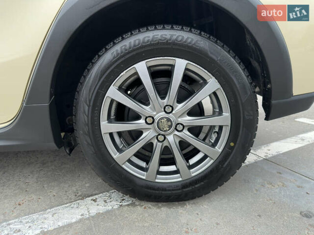 Бежевий Тойота Aqua, об'ємом двигуна 1.5 л та пробігом 72 тис. км за 14950 $, фото 27 на Automoto.ua