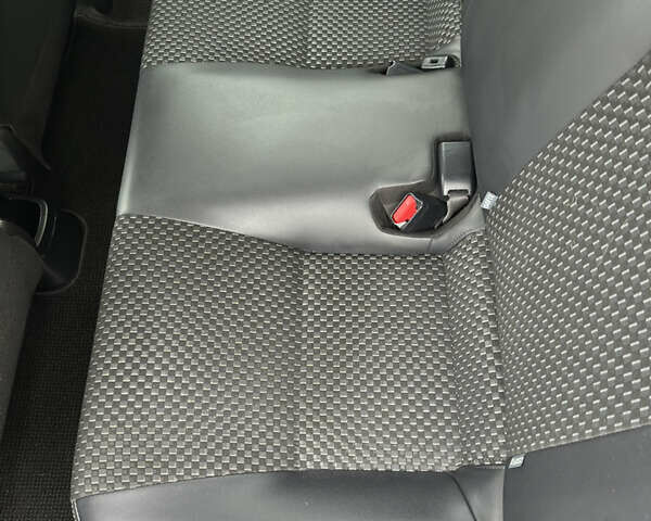 Бежевий Тойота Aqua, об'ємом двигуна 1.5 л та пробігом 72 тис. км за 14950 $, фото 36 на Automoto.ua