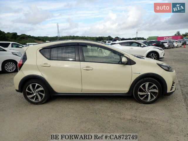 Бежевий Тойота Aqua, об'ємом двигуна 1.5 л та пробігом 89 тис. км за 12900 $, фото 2 на Automoto.ua