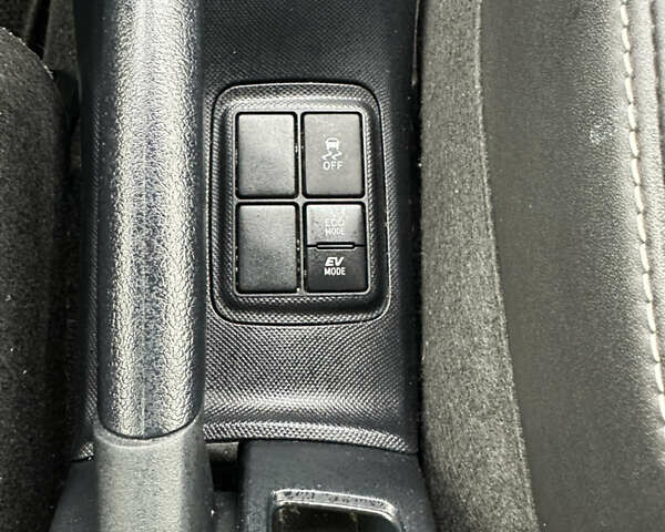 Бежевий Тойота Aqua, об'ємом двигуна 1.5 л та пробігом 72 тис. км за 14950 $, фото 38 на Automoto.ua