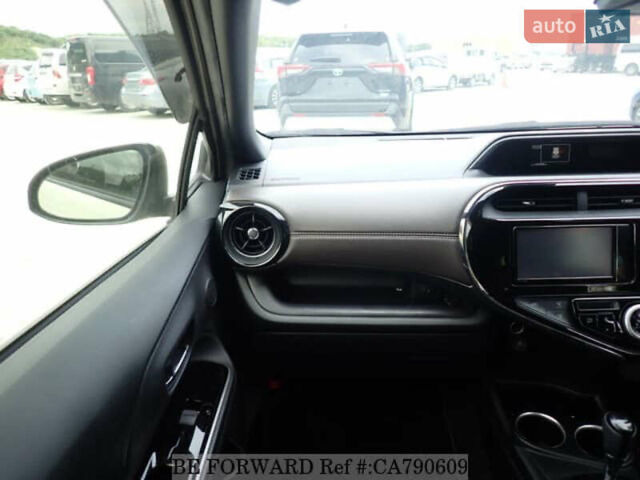 Бежевый Тойота Aqua, объемом двигателя 1.5 л и пробегом 73 тыс. км за 12900 $, фото 15 на Automoto.ua