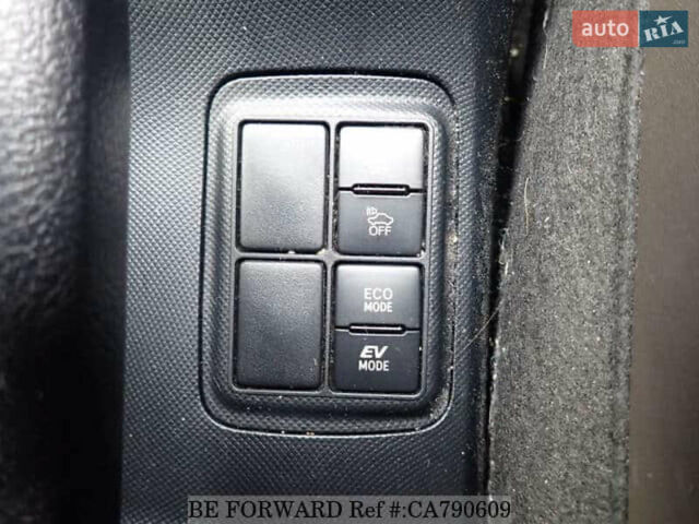 Бежевый Тойота Aqua, объемом двигателя 1.5 л и пробегом 73 тыс. км за 12900 $, фото 19 на Automoto.ua