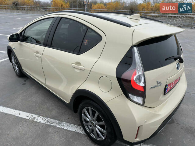 Бежевий Тойота Aqua, об'ємом двигуна 1.5 л та пробігом 72 тис. км за 14950 $, фото 22 на Automoto.ua
