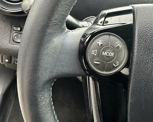 Бежевий Тойота Aqua, об'ємом двигуна 1.5 л та пробігом 72 тис. км за 14950 $, фото 51 на Automoto.ua