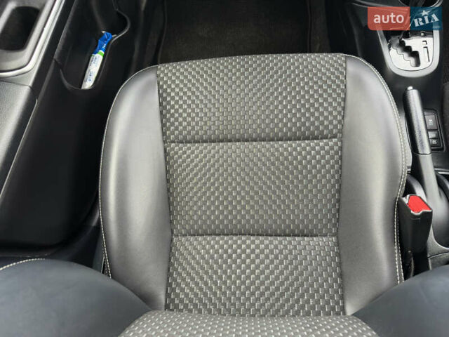 Бежевий Тойота Aqua, об'ємом двигуна 1.5 л та пробігом 72 тис. км за 14950 $, фото 43 на Automoto.ua