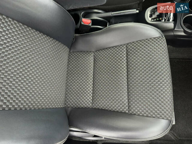 Бежевий Тойота Aqua, об'ємом двигуна 1.5 л та пробігом 72 тис. км за 14950 $, фото 31 на Automoto.ua