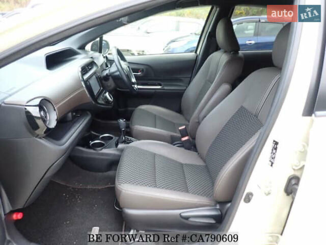 Бежевый Тойота Aqua, объемом двигателя 1.5 л и пробегом 73 тыс. км за 12900 $, фото 12 на Automoto.ua