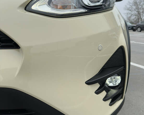 Бежевий Тойота Aqua, об'ємом двигуна 1.5 л та пробігом 72 тис. км за 14950 $, фото 11 на Automoto.ua