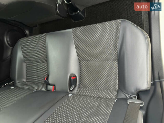 Бежевий Тойота Aqua, об'ємом двигуна 1.5 л та пробігом 72 тис. км за 14950 $, фото 34 на Automoto.ua