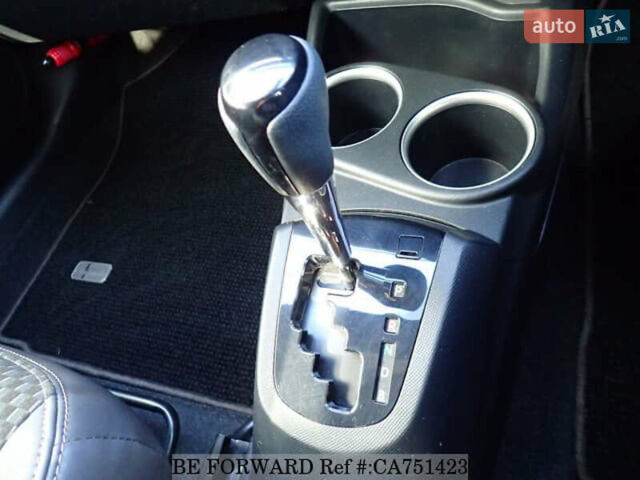 Бежевый Тойота Aqua, объемом двигателя 1.5 л и пробегом 89 тыс. км за 13500 $, фото 36 на Automoto.ua